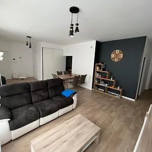 T4 140 M2 Spacieux Et Calme Pour 8 Personnes Apartamento
